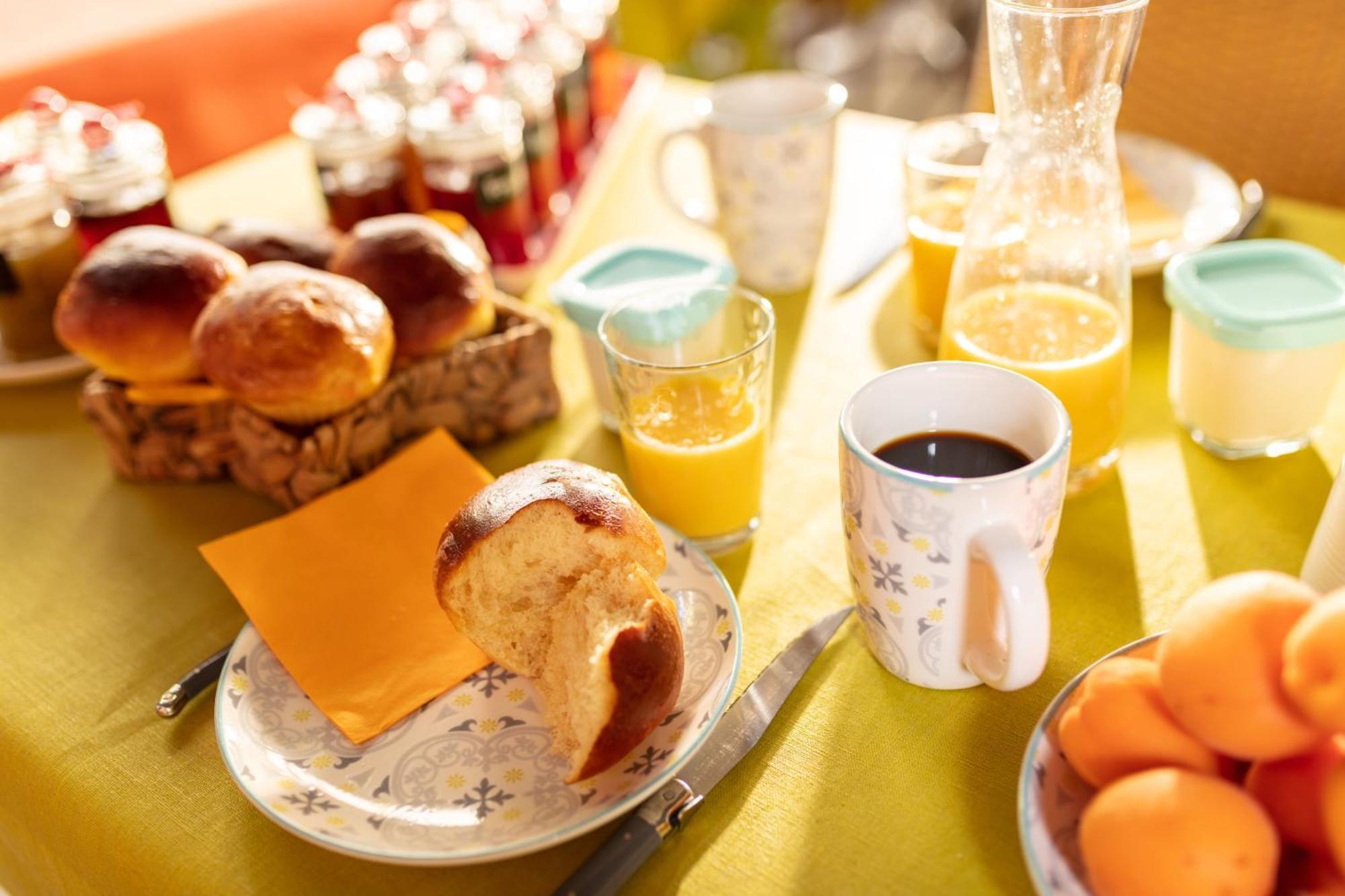 リヴサルト La Tour Du Terroir Bed & Breakfast エクステリア 写真