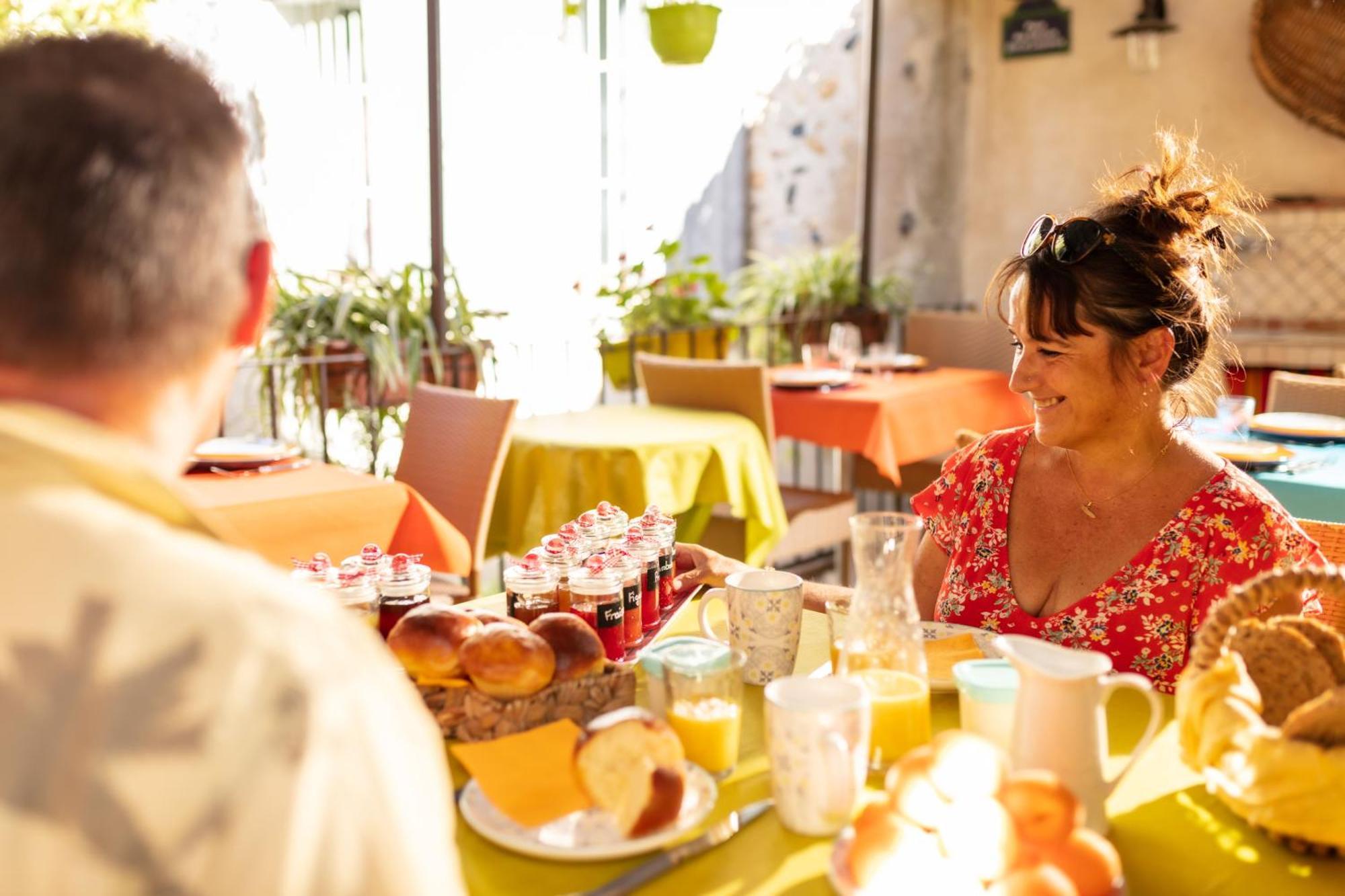 リヴサルト La Tour Du Terroir Bed & Breakfast エクステリア 写真