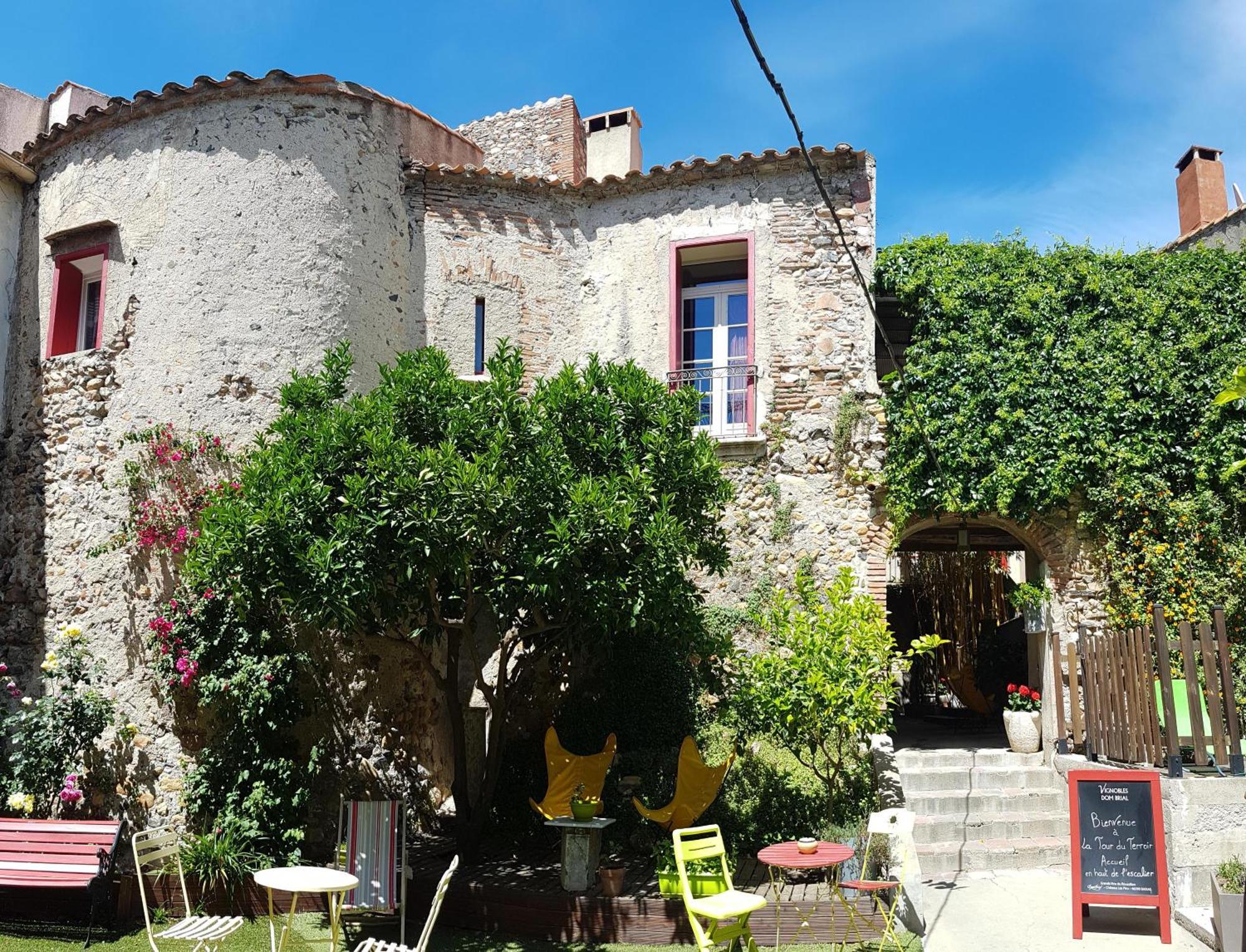 リヴサルト La Tour Du Terroir Bed & Breakfast エクステリア 写真