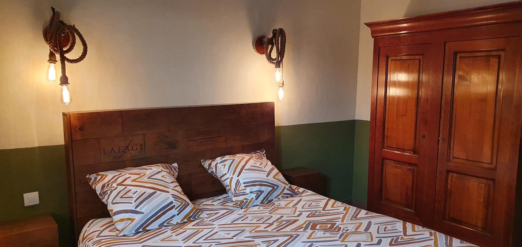 リヴサルト La Tour Du Terroir Bed & Breakfast エクステリア 写真