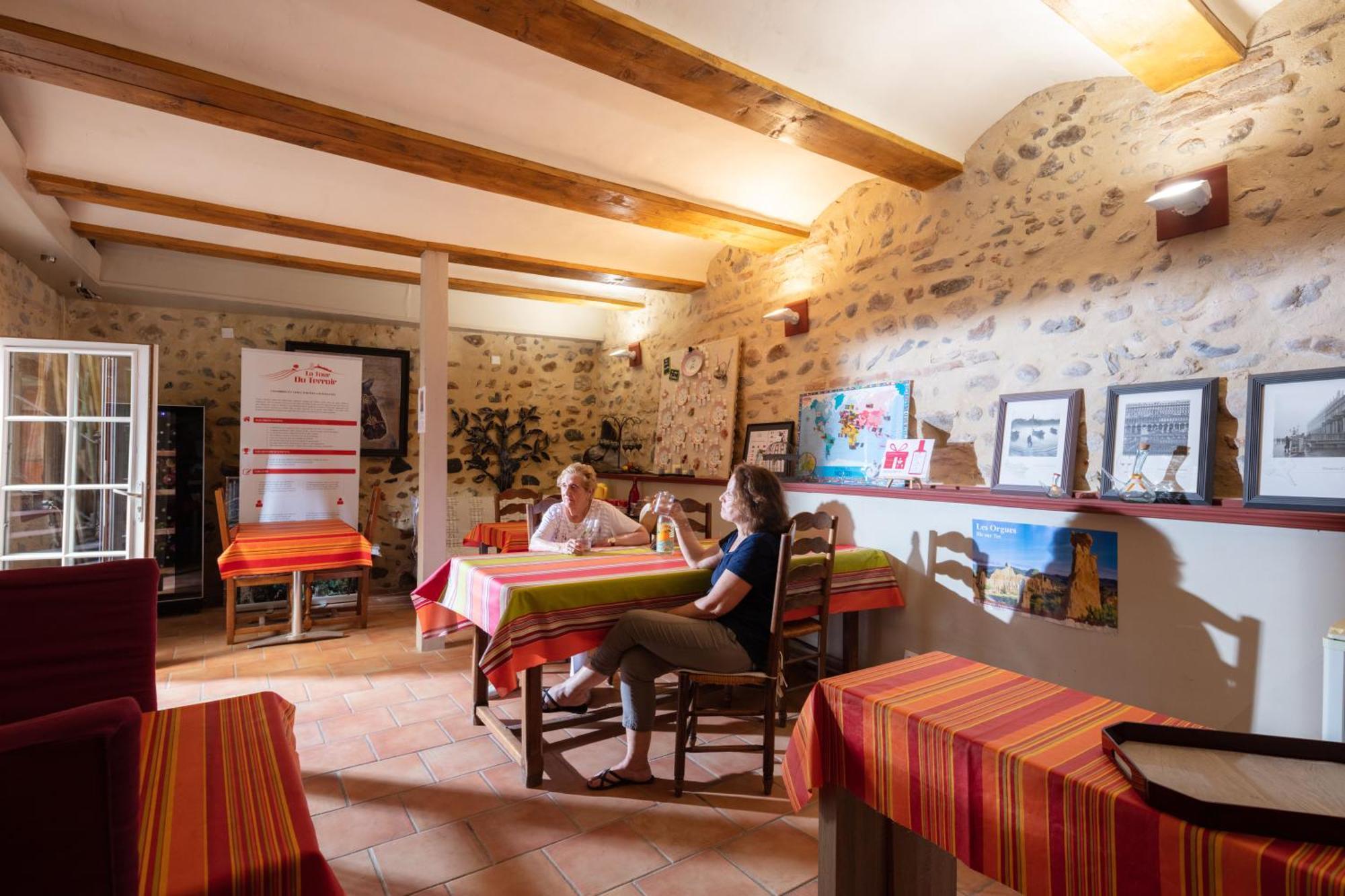 リヴサルト La Tour Du Terroir Bed & Breakfast エクステリア 写真