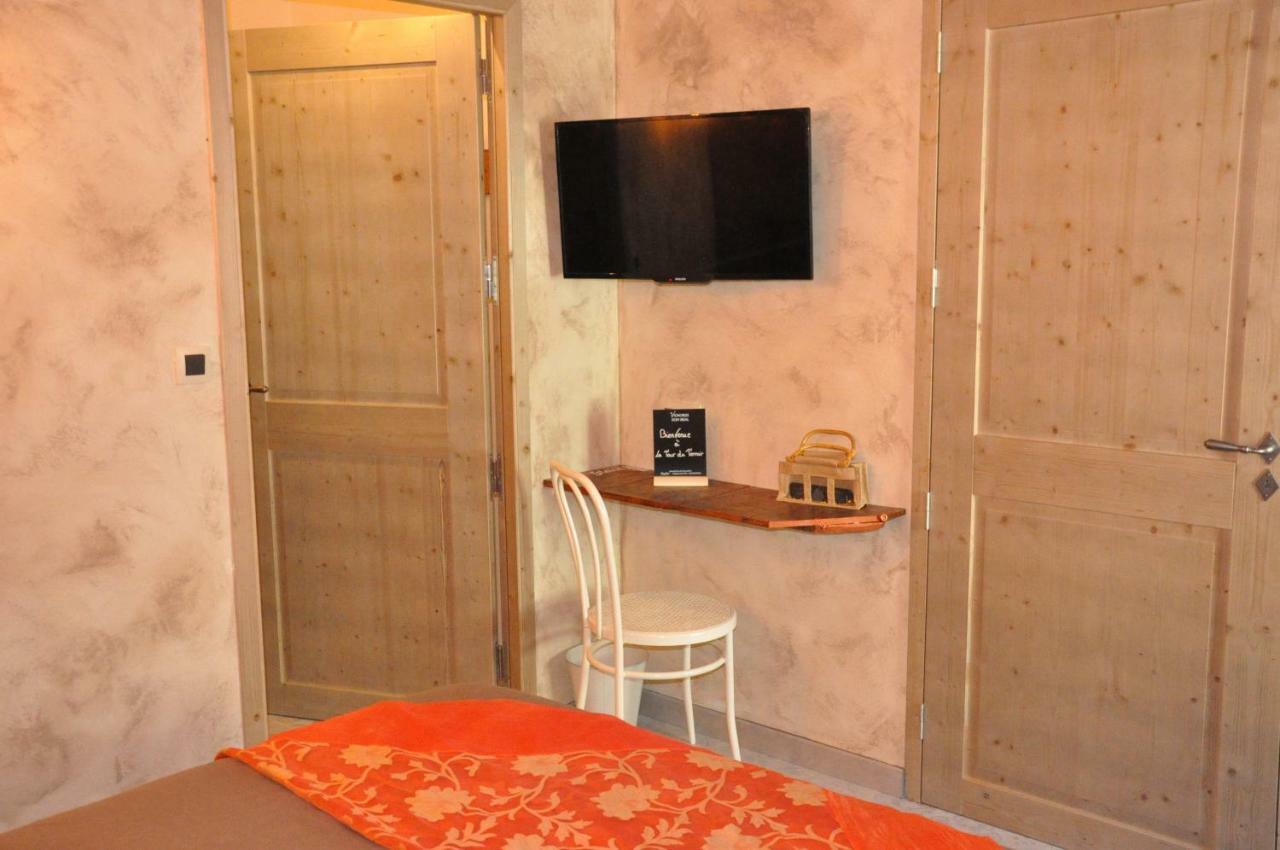 リヴサルト La Tour Du Terroir Bed & Breakfast エクステリア 写真